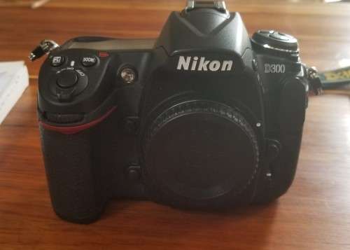 Nikon d3000 Camera Body  - PARTS ONLY