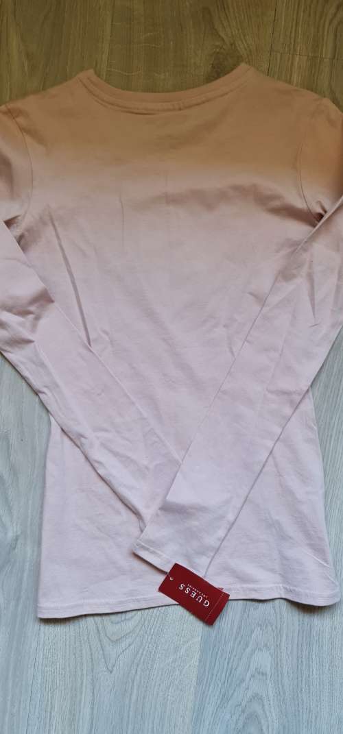 100% Original Guess Ladies Long Sleeve Top - Size X-Small (Retail R499)