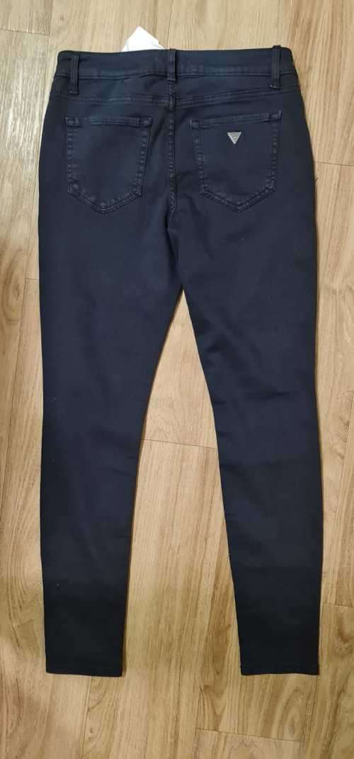 100% Original Guess Ladies Jeans - Guess Size 28 (Please see ladies chart sizes to get SA size)
