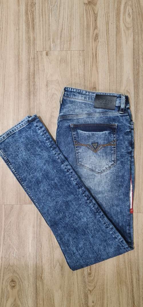 100% Original Guess Jeans - Mens Skinny Jeans Size : W32xL34 (Retail R1299)
