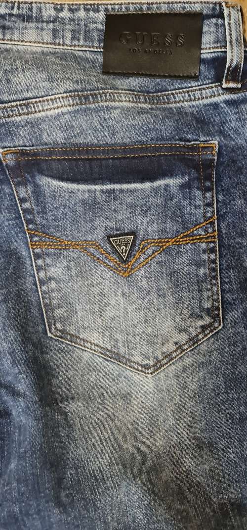 100% Original Guess Jeans - Mens Skinny Jeans Size : W32xL34 (Retail R1299)