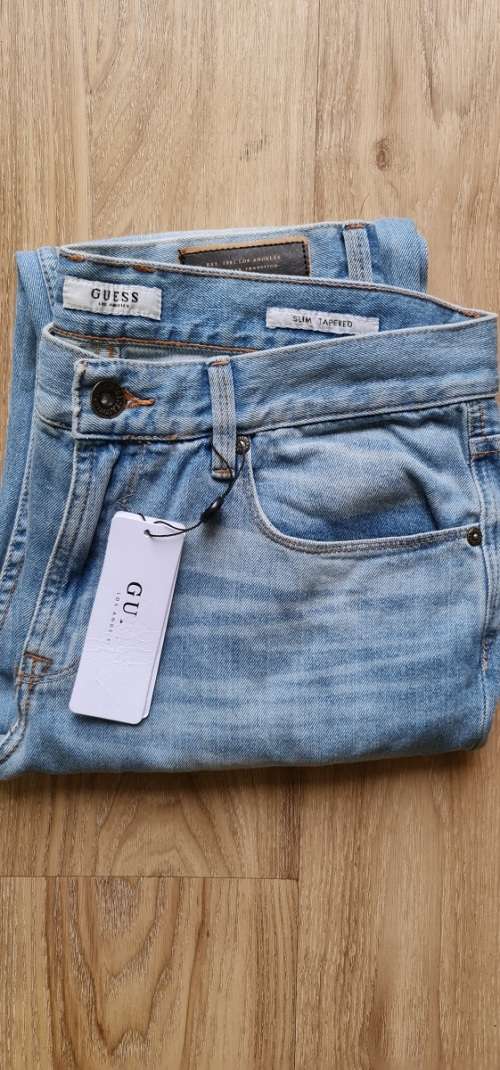 100% Original Guess Jeans - Mens Slim Tapered Jeans Size : W32xL34 (Retail R999)