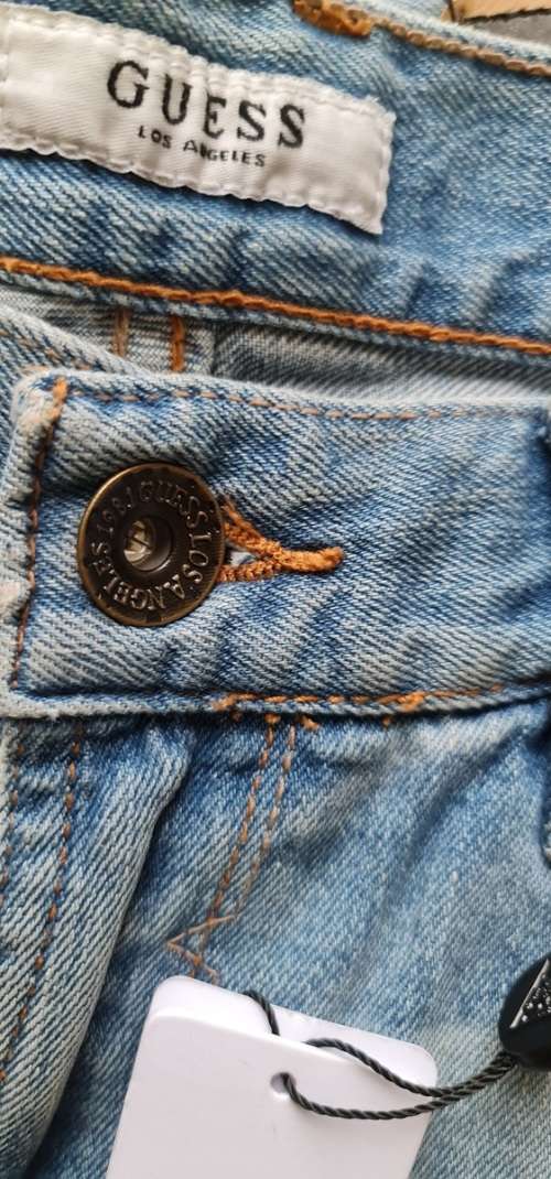 100% Original Guess Jeans - Mens Slim Tapered Jeans Size : W32xL34 (Retail R999)