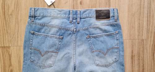 100% Original Guess Jeans - Mens Slim Tapered Jeans Size : W32xL34 (Retail R999)