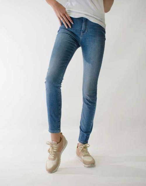 100% Original Guess Ladies Jeans - Guess Size 31 (SA Size 37) RETAIL R999 (High Rise)