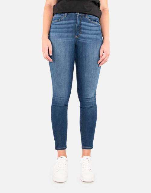 100% Original Guess Ladies Jeans - Guess Size 26 (SA Size 32) RETAIL R999 (High Rise)