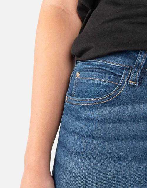 100% Original Guess Ladies Jeans - Guess Size 26 (SA Size 32) RETAIL R999 (High Rise)