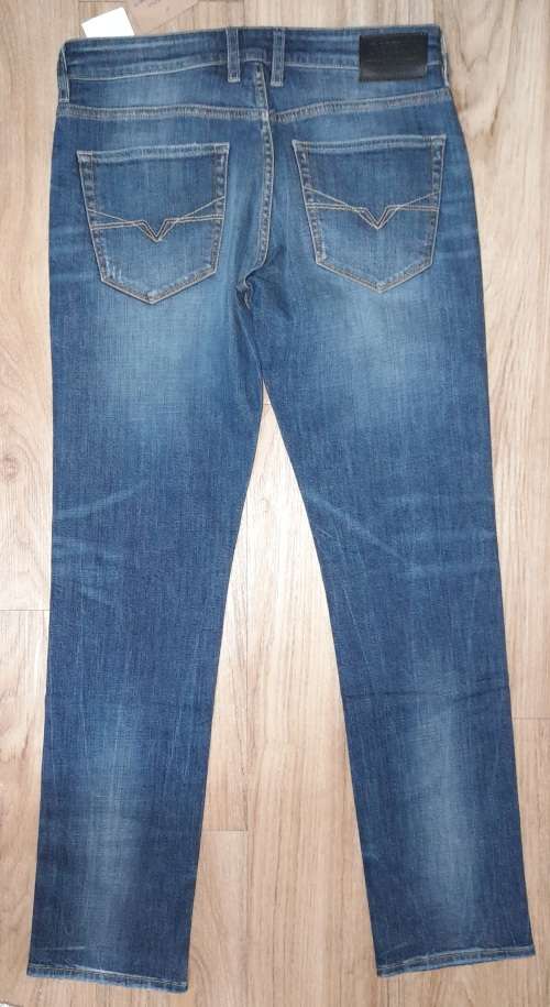 100% Original Guess Jeans - Mens Slim Straight Jeans Size : W32L34 (Retail R1299)