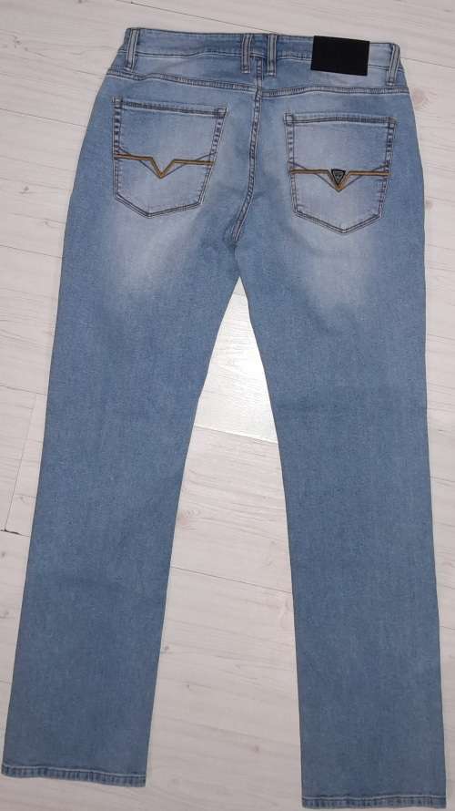 100% Original Guess Jeans - Mens Jeans Size : W32L32 (Retail R1299)