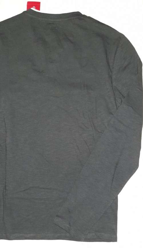 100% Original Guess Mens Top - Medium (Retail R1099)