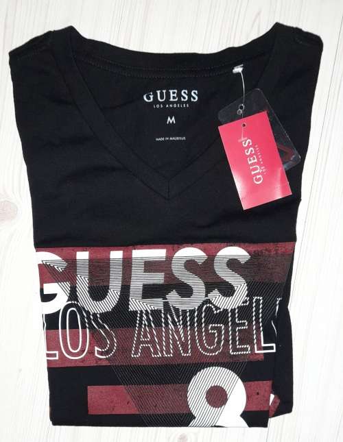 100% Original Mens Guess T-Shirt - Medium (Retail R599)
