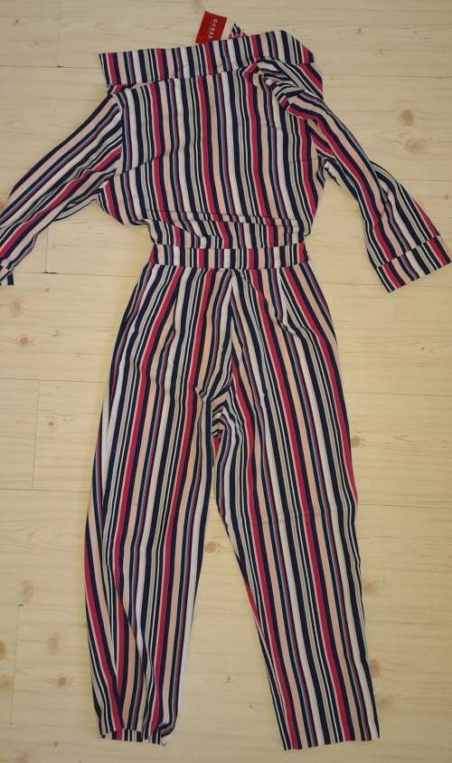 100% Original Guess Ladies Jumpsuit - Guess Size Medium RETAIL R899