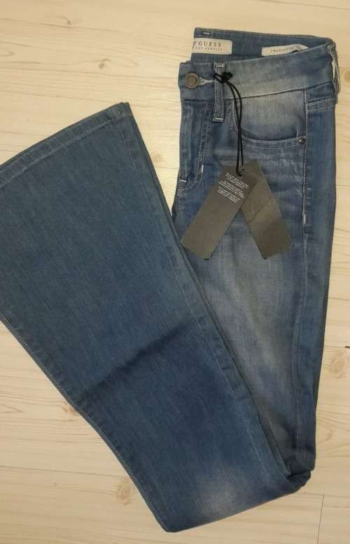 100% Original Guess Ladies Jeans- Guess Size 24 (SA Size 30) RETAIL R999 (Charlotte Flare)