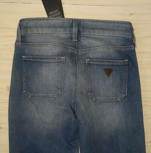 100% Original Guess Ladies Jeans- Guess Size 24 (SA Size 30) RETAIL R999 (Charlotte Flare)