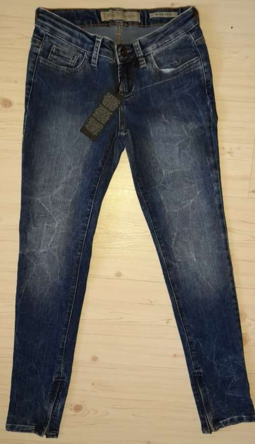 100% Original Guess Ladies Jeans - Guess Size 26 (SA Size 32) RETAIL R999 (Beverly Skinny)