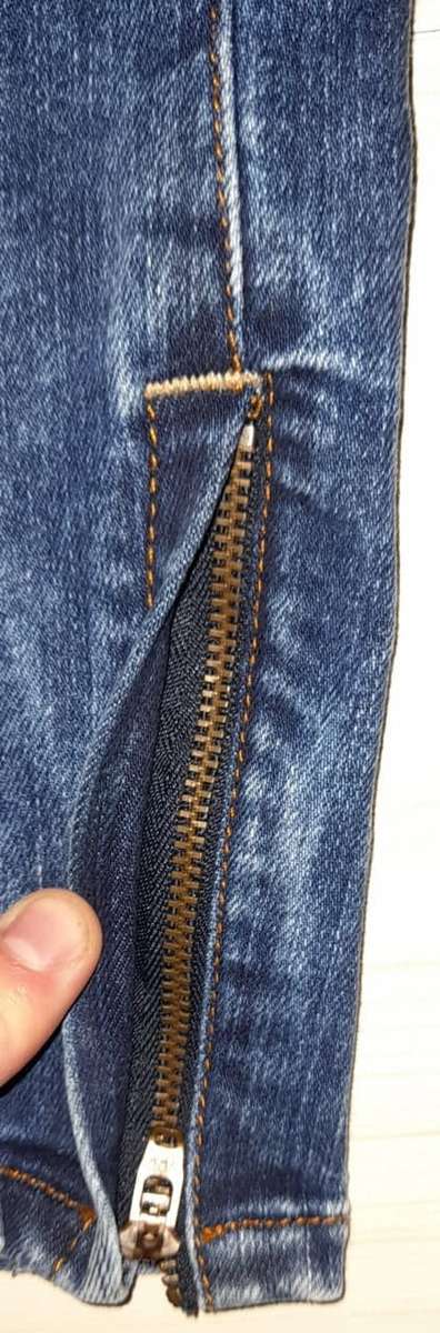 100% Original Guess Ladies Jeans - Guess Size 26 (SA Size 32) RETAIL R999 (Beverly Skinny)