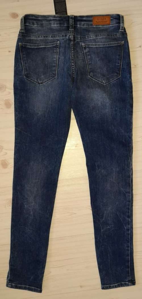 100% Original Guess Ladies Jeans - Guess Size 26 (SA Size 32) RETAIL R999 (Beverly Skinny)