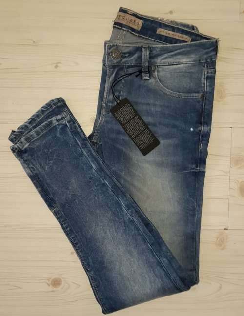 100% Original Guess Ladies Jeans - Guess Size 26 (SA Size 32) RETAIL R999 (Power Skinny Ultra Low)