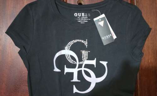 100% Original Guess Ladies T-Shirt - Size Small - RETAIL R699