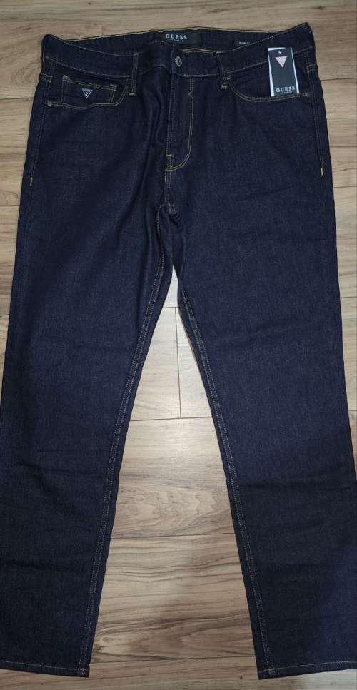 Guess Jeans - Men`s Slim Tapered Jeans Size : 38 (Retail R1299)