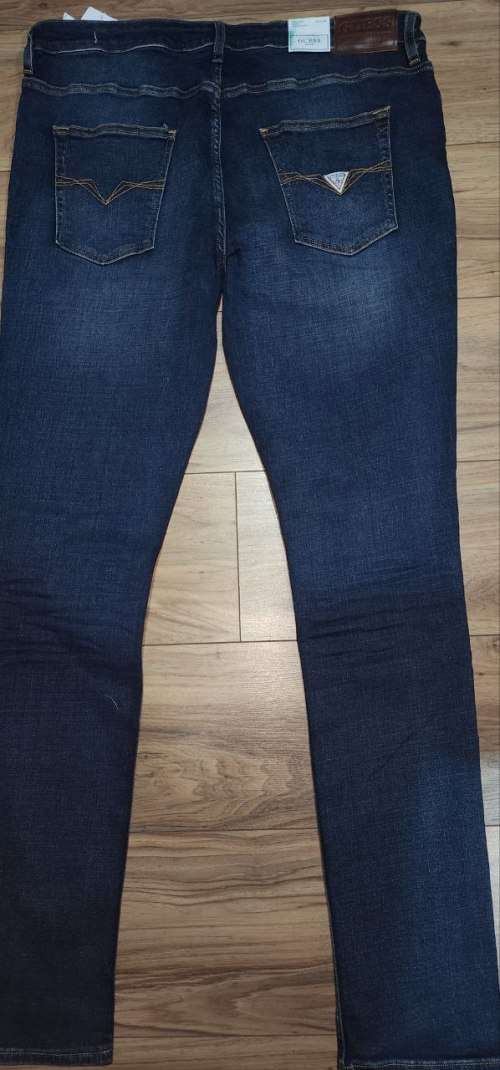 Guess Jeans - Men`s Super Skinny Jeans Size : W34L32 (Retail R1499)