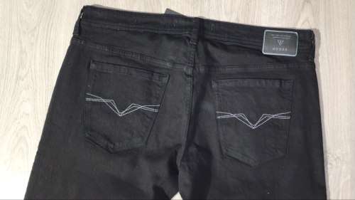 Guess Jeans - Mens Skinny Jeans Size : W38L34 (Retail R1299)