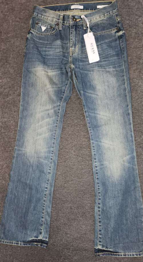 Guess Jeans - Mens Slim Boot Jeans Size : W28L32 (Retail R1299)