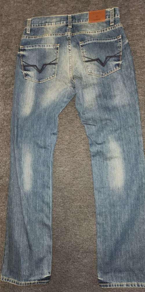 Guess Jeans - Mens Slim Boot Jeans Size : W28L32 (Retail R1299)