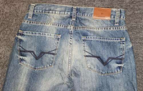 Guess Jeans - Mens Slim Boot Jeans Size : W28L32 (Retail R1299)