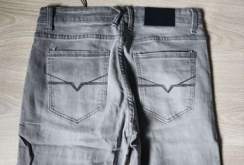 Guess Jeans - Men`s Skinny Jeans (Power SKinny Low Rise) Size : W34L32 (Retail R1499)