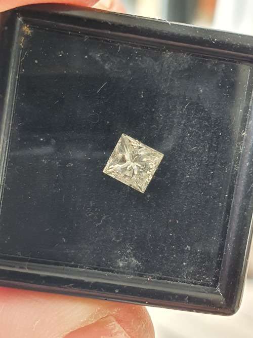 Princess cut diamond  0.6CTS