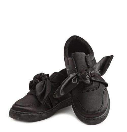 Vibe Ribbon Sneakers