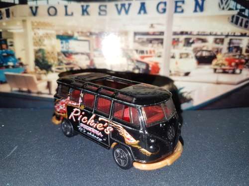 Matchbox VW Transporter Bus Richie's Pizzeria
