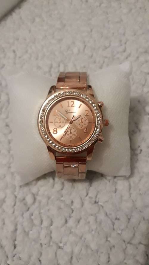 GENEVA CRYSTAL ACCENTED ROSE GOLD TONE LADIES WATCH