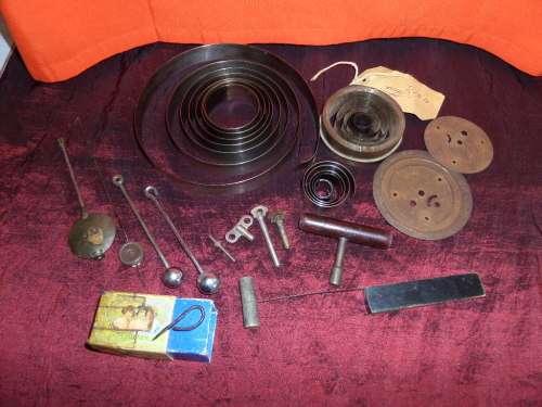 Joblot of clock spares (3)