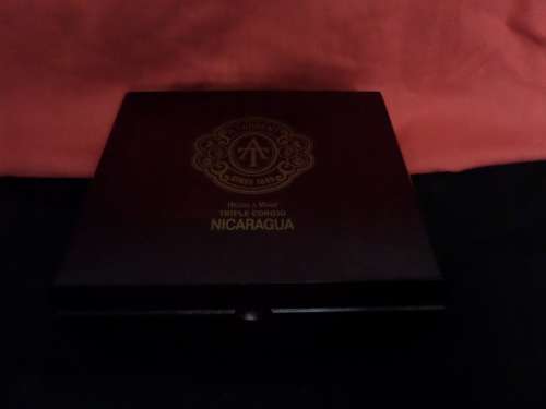 Joblot of 250 South African and International Coins(bid for lot)in wooden box