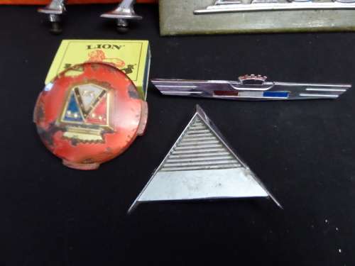 Joblot Old Car Badges(bid for lot)