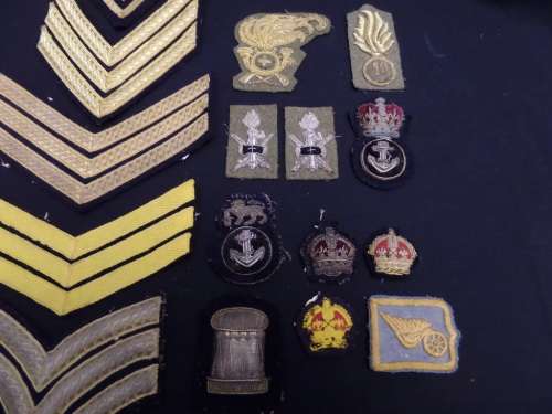 15x Vintage Milatary Cloth Badges(bid for lot)