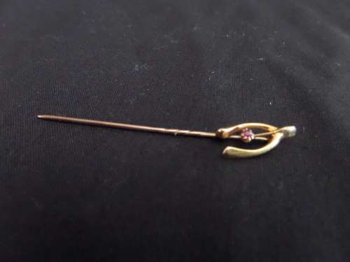 5 ct Hair Pin (Horseshoe with red stone)