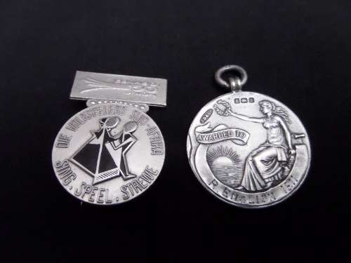 Silver 1 X Royal Life Saving Society 1911 Hallmarked Silver Medal Volksspelers Suid Africa Silver Broach was sold for 150.00 on 11 Aug at 21 16 by Carl Stassen in Ceres ID 426576669