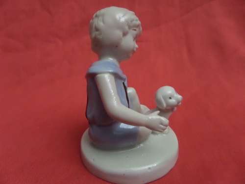 Heritage Porcelain Puppy Love 9cm
