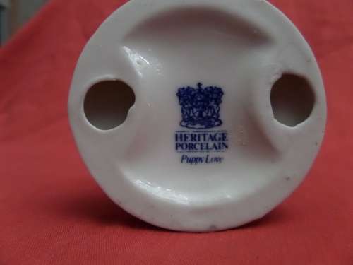 Heritage Porcelain Puppy Love 9cm