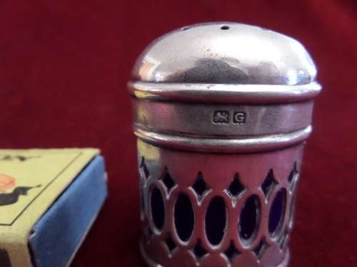 Birmingham Hallmarked Silver 1931-1932 Pepper Holder with blue glass inner