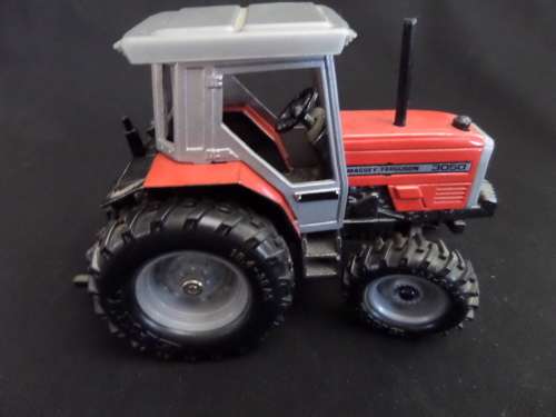 Massey Ferguson 3050 Tractor 14cm x 8 cm