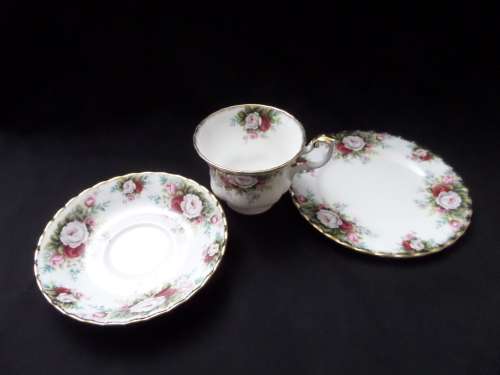 Royal Albert Celebration England Trio