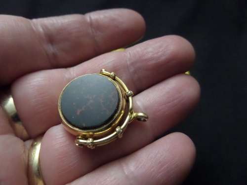 Antique Hallmarked 1919 Birmingham 18 ct Compass with Bloodstone Spinner 9.4 grams