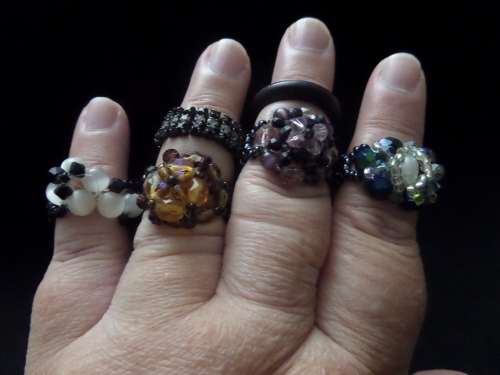 5 x Rings made with beads and 1 other (bid for the lot)