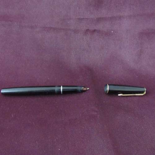 Parker Fountain Pen (The Parker Pen Co. Ltd London England ) Please Note the Nip is split