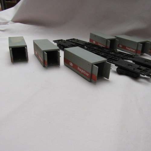 2 X Triang /Hornby R633 Freightliner Container Wagons (bid for lot)