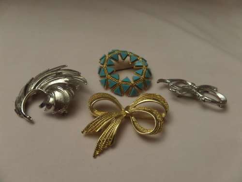 4 x Interesting Vintage Costume Brooches (Bid for the lot)